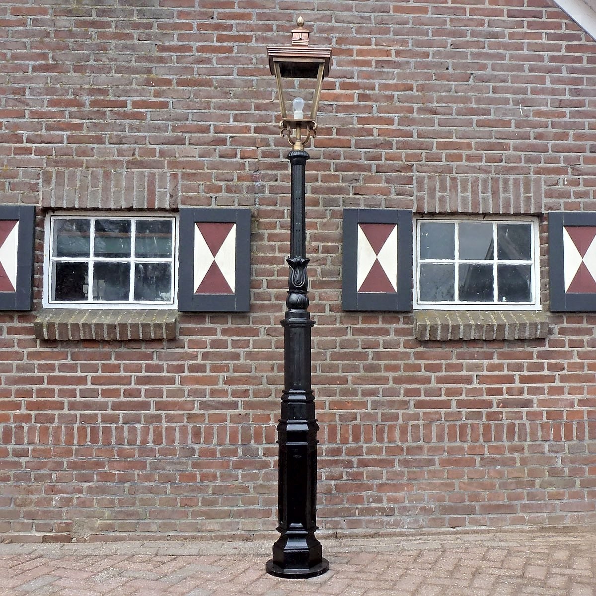 E113. M2 + kupfer laterne 4-kant 70. Höhe: 275 cm