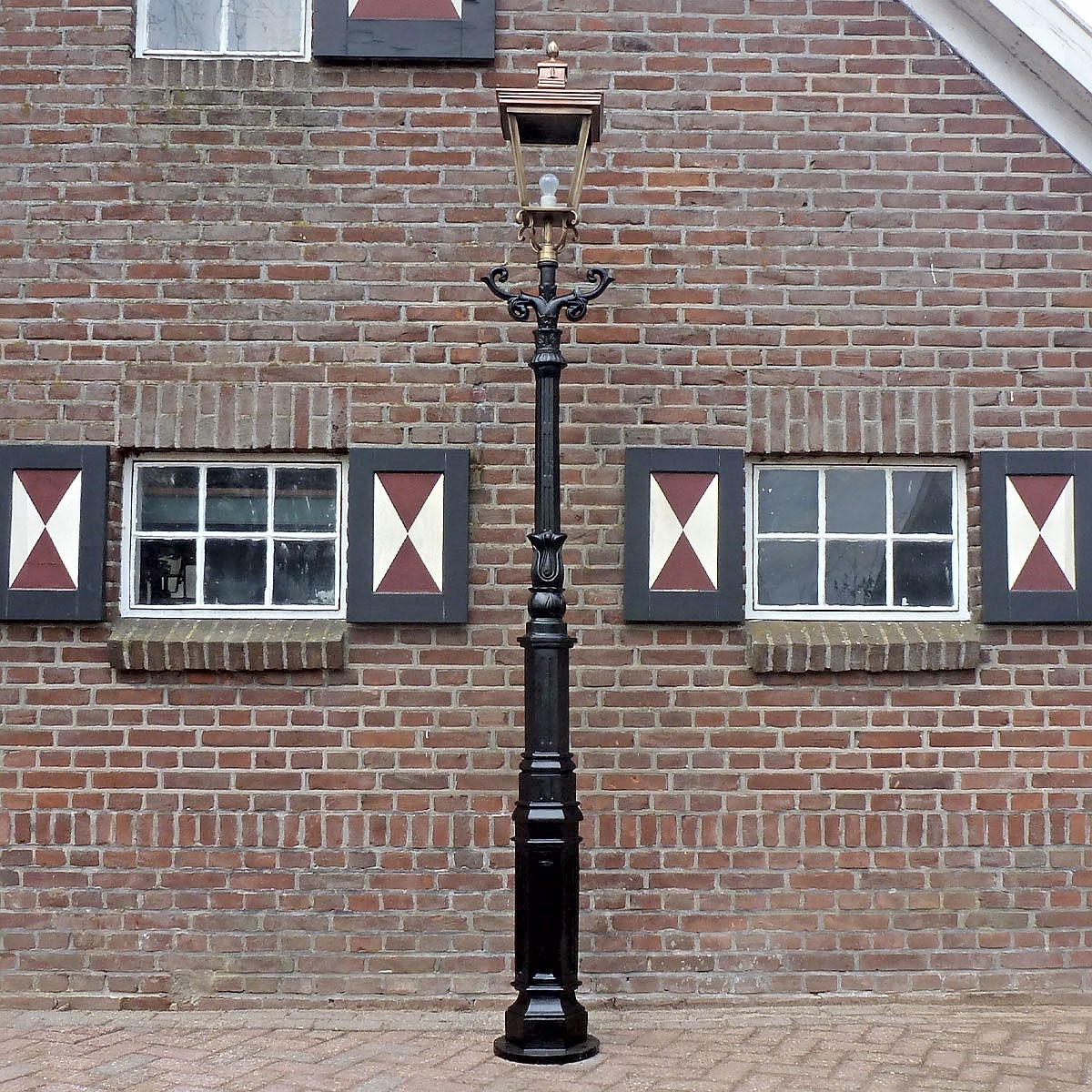E120. M2 + klassische leiterstege + kupfer laterne 4-kant 70. Höhe: 303 cm
