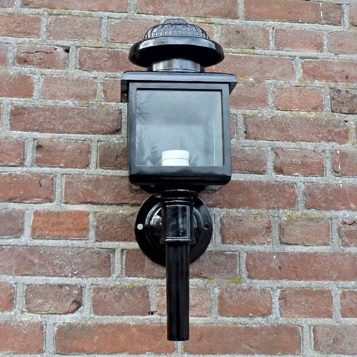 EA235. Kutschenlampe aus aluminium. Höhe: 55 cm
