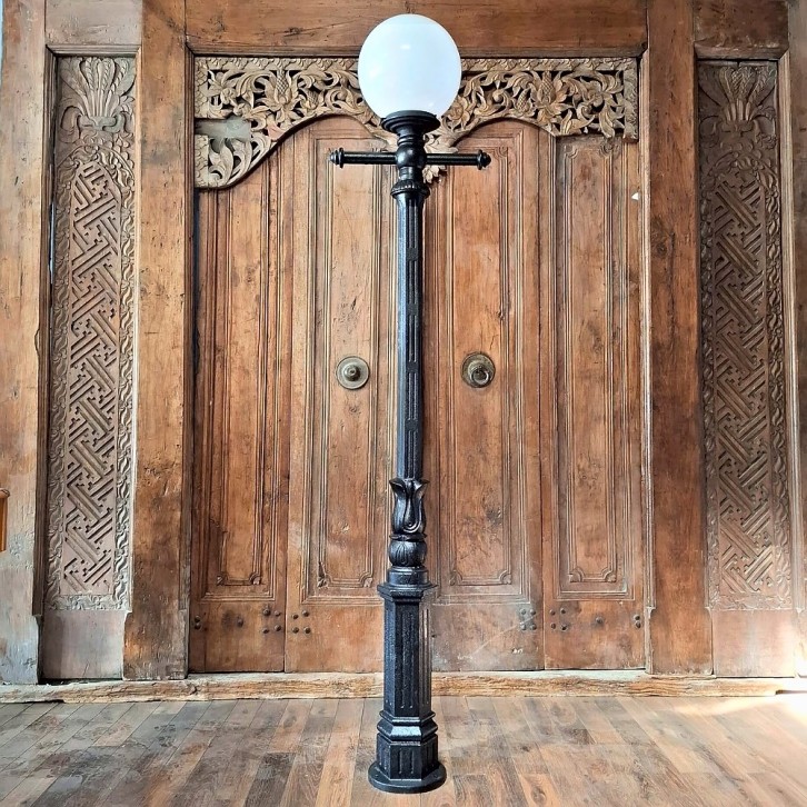 E308. M1 Large + gerade leiterstege + lumina globe laterne 30. Höhe: 219 cm.